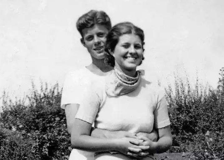 罗斯玛丽|肯尼迪家千金,被父亲骗上手术台成智障,在精神病院度过20年