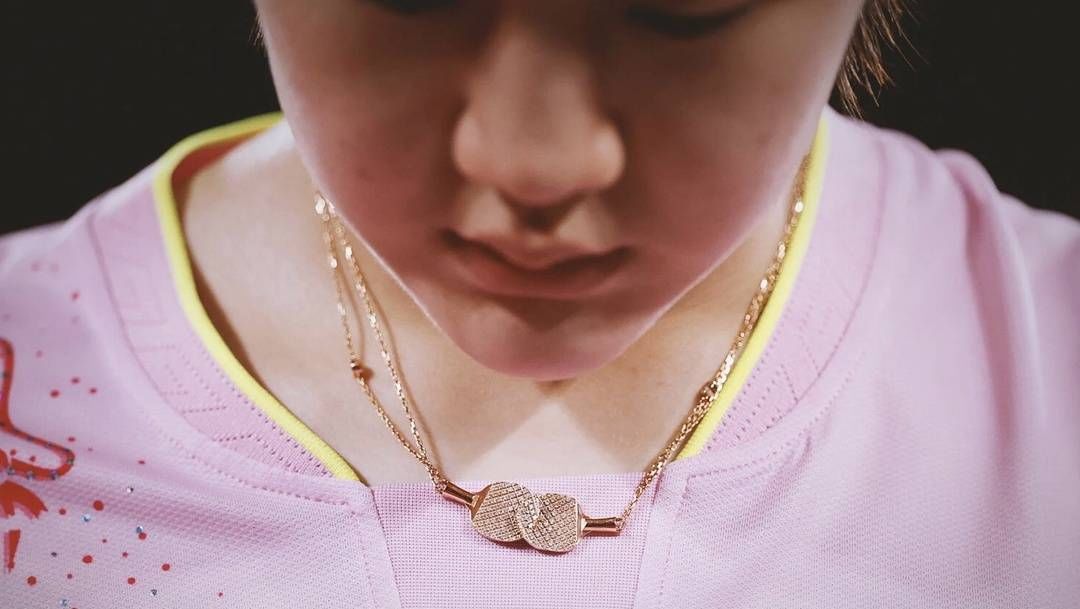 封面天天见·逛姐出街|购时髦：跟上奥运冠军的步伐 get同款运动配饰| 同款