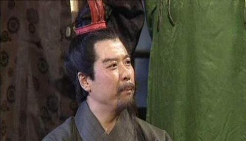 三国演义|刘备关羽张飞同时参战，不仅未能挽回败局，刘备差点搭上性命