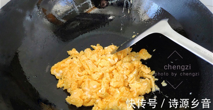 鸡蛋炒|冬季进补,吃牛肉吃羊肉,此食材也要记得吃,和鸡蛋炒绝配,真鲜!