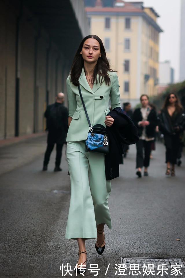 小白鞋要让位了，今年比较流行“牙签鞋”，精致清凉又不捂脚