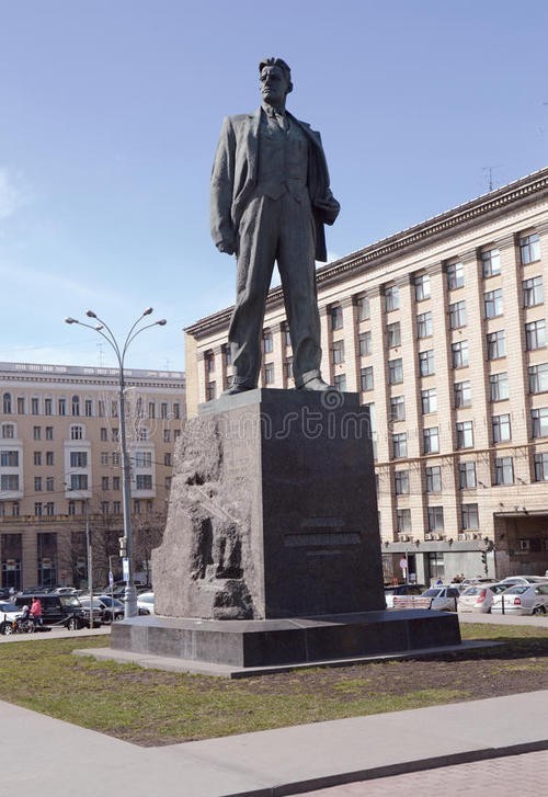 马雅可夫斯基:苏联最伟大的诗人,毕生都献给了无产阶级