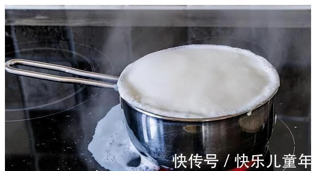 乐乐|张文宏:提高孩子免疫力要多喝牛奶,喝牛奶这3个误区你要知道