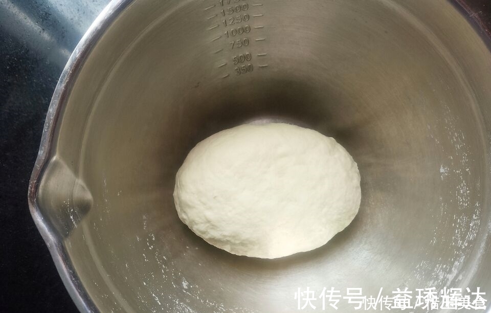 火腿肠|莴笋新吃法,皮薄馅足,清淡鲜香,吃再多也不腻,比炒的香多了