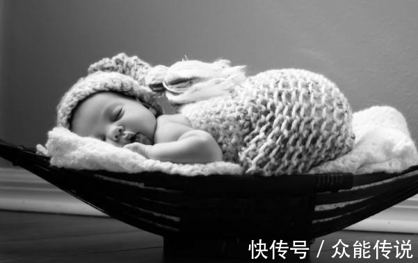 婴儿|全球最霸道的婴儿,腹中生活61年不挪窝,91岁终于生出来了