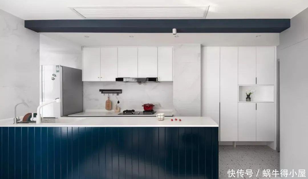 空间|96㎡摩登个性小户型，这样的隐形门设计，还真是头一次见！