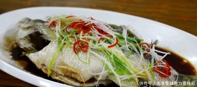 鱼适合|清蒸鲈鱼要多久冷水上锅还是开水上锅鱼肉鲜香嫩滑有诀窍