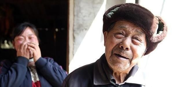 长寿|不论男女,手脚若没有3种“变化”,说明身体健康易长寿!