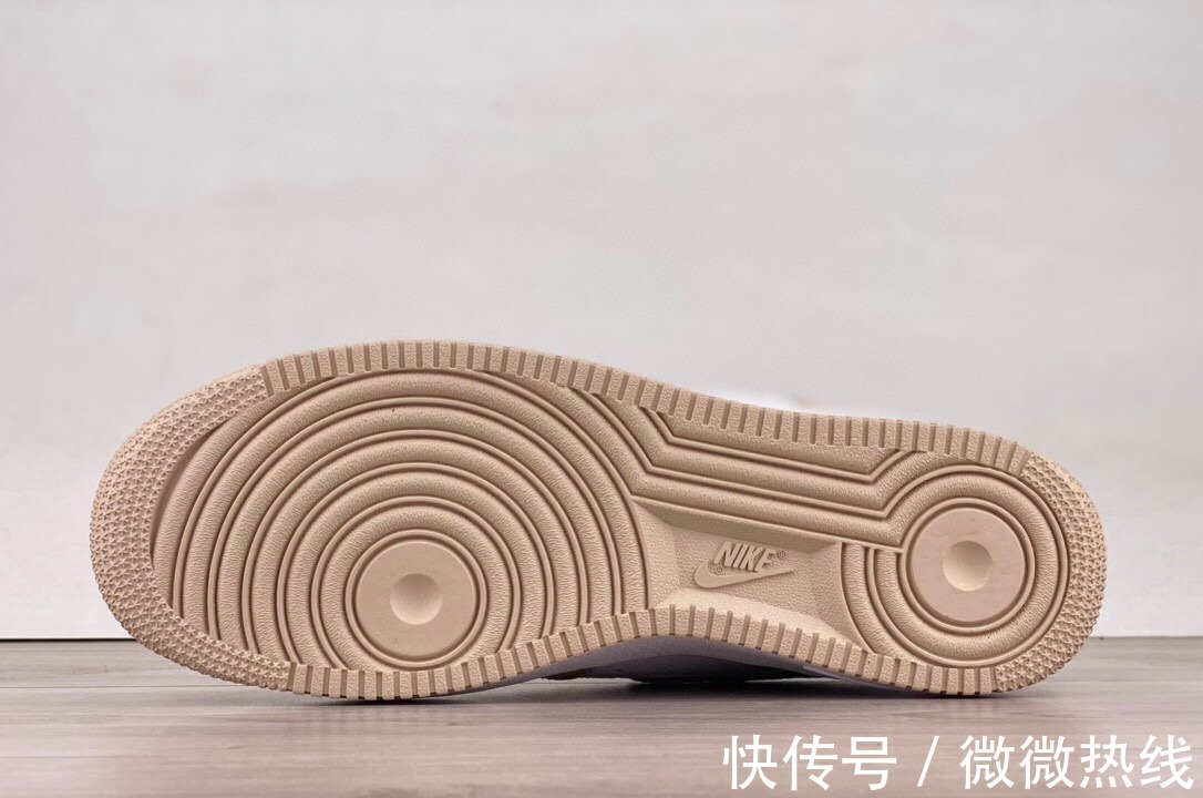 premium 空军一号典经板鞋“咖啡豆”!