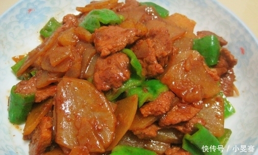  下饭|土豆别再炒丝了，加它们炒一下超级美味又下饭，还能美容抗衰老！