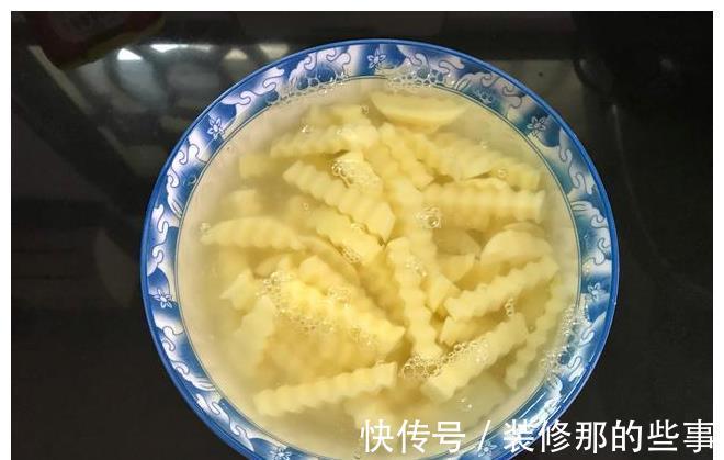 辣椒酱|土豆不煎不炸,加料一拌,香辣开胃,解馋又顶饱,夏天吃太过瘾了