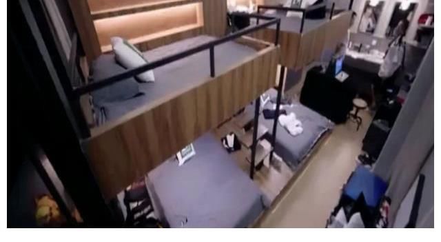 說唱歌手|GAI和陳小春在節目中鬧不和？因兄弟不被尊重，陳小春冷臉說抱歉