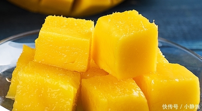 满满的|清新芒果皮薄,肉质细腻清甜多汁,一口下去满满的幸福感