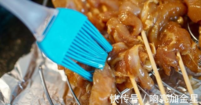 鸡肉串|用烤箱就能做的鸡肉串,肉多味道好,让人吃不停!