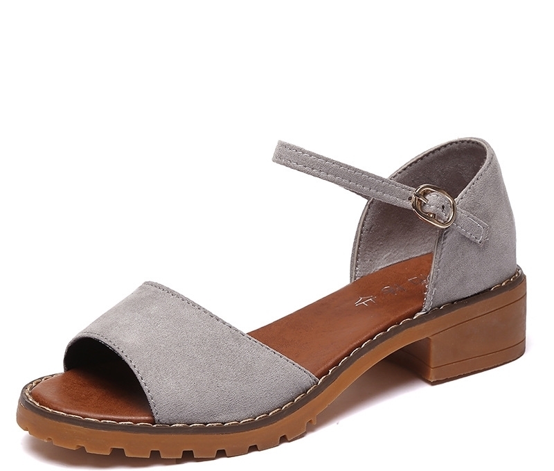 甩掉累人高跟鞋,穿时尚舒适的凉鞋,透气舒适巨显气质又漂亮