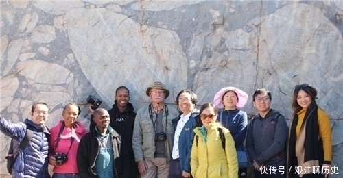 20亿年前陨石砸出巨坑,坑内埋藏着千吨黄金,为何却没人开采