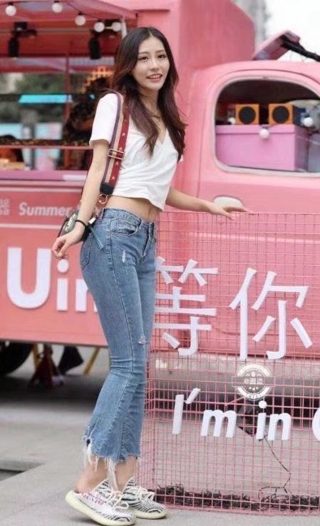 大长腿 紧致身材的小姐姐,秀出青春活力范,唯美大气
