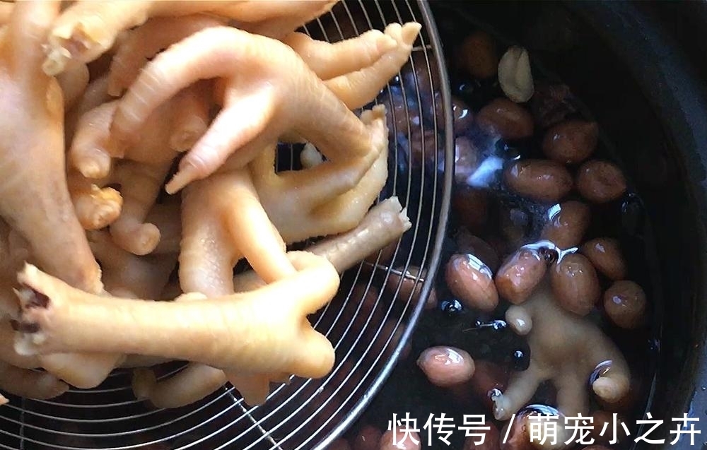 秋天 入秋后,多喝黑豆汤,口感甘醇淡淡飘香,养颜不一定要护肤品