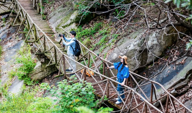 开着房车自驾游：河南南阳老界岭,五朵山,暴瀑峡，宝天曼峡谷漂流