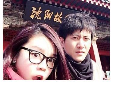 幸福|他上非誠(chéng)勿擾就遭24燈全滅，結(jié)果卻把女導(dǎo)演抱走，今兩人幸福甜蜜