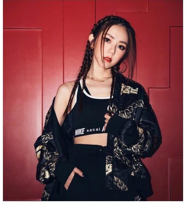 王源|《明日之子5》導(dǎo)師引爭議，王源鄧紫棋加盟，李雪琴上臺講笑話？