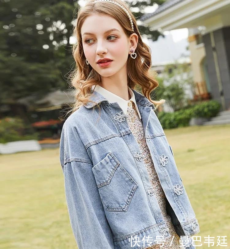 女生春季牛仔裤外套穿搭推荐