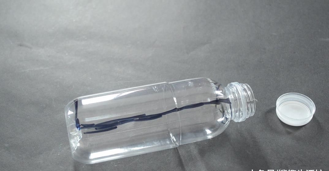  省钱|塑料瓶我再也不扔了, 改造一下, 粘在厨房里有大用处, 省钱又实用