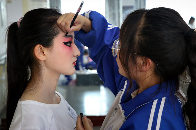 年轻人|宁夏银川：“圈粉”年轻人 老戏曲唱出新生命