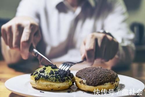 进食量|睡前做到4件事,让你身体燃脂一整天,身材慢慢瘦下来