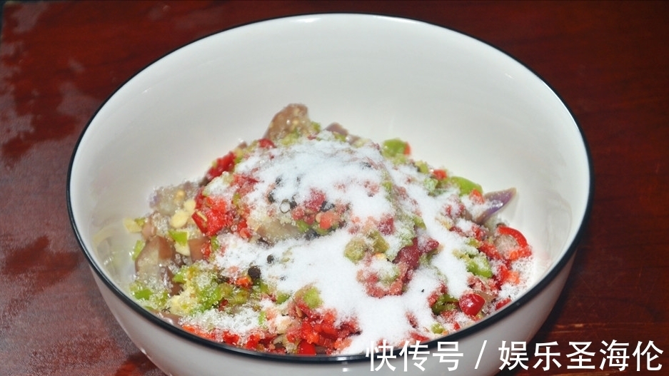 腌茄子|“腌茄子”最近火了，大厨教你这样做，简单快速，开胃又下饭