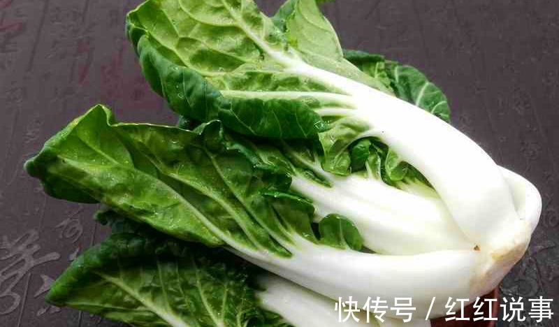 绿叶蔬菜|立秋以后,买上20斤小白菜晒一晒,冬天炖肉吃特别香,方法教给您!