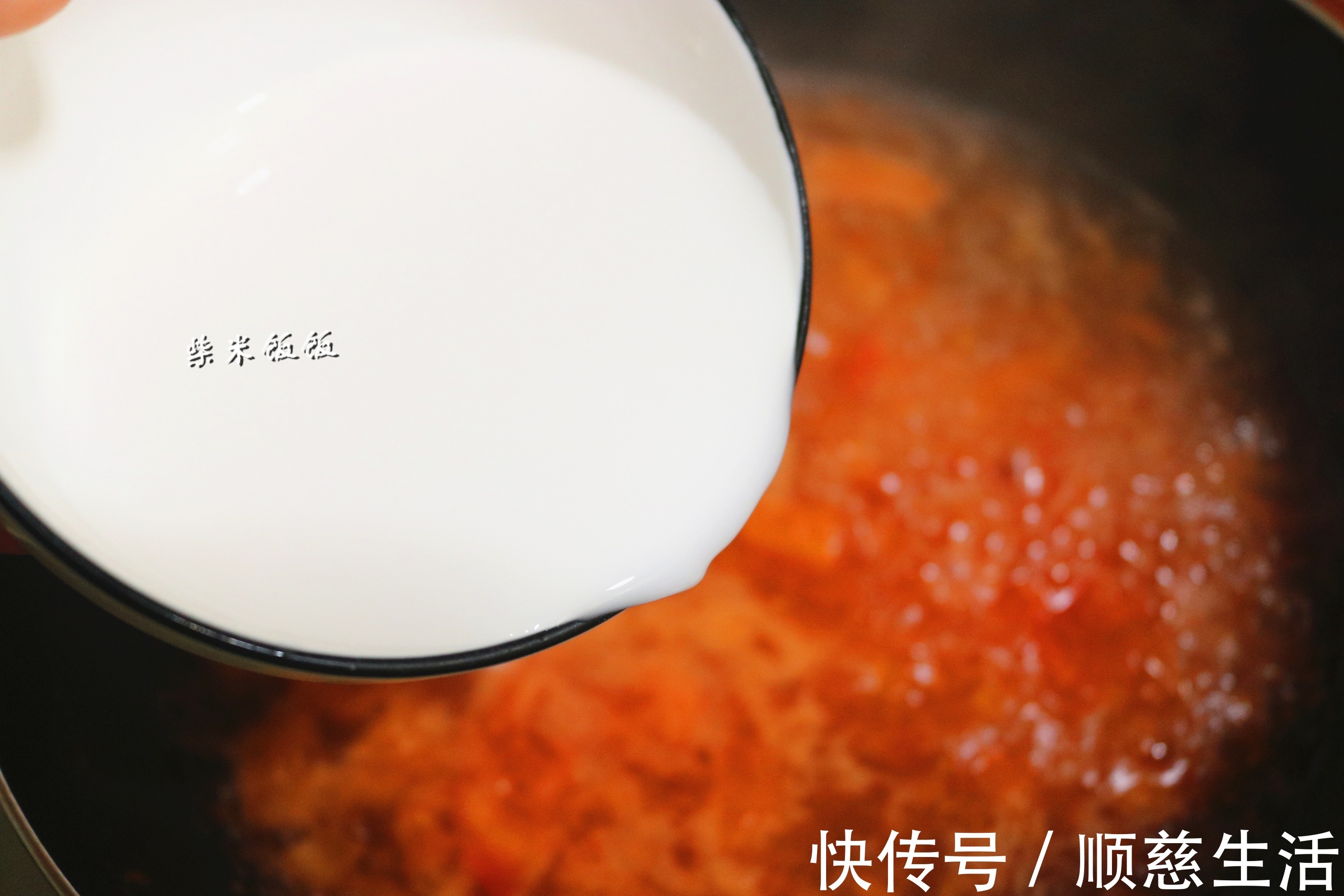 香菜|西红柿蛋汤，我喜欢这做法！清爽开胃，吃饱饭也能喝一碗