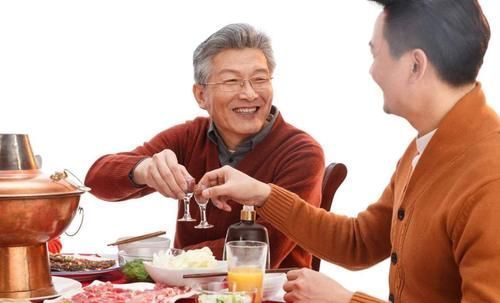 “酱香型酒”和“浓香型酒”有啥区别?差别很大,学会别再乱买了