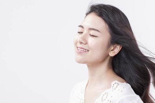 妈妈们|25岁孕妈生下龙凤胎,刚要缝合时却喊道“等一下”,医生当场懵了