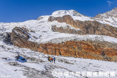 香格里拉|瑞士版香格里拉，藏于绝美雪山包围之中，是冰川徒步旅行胜地