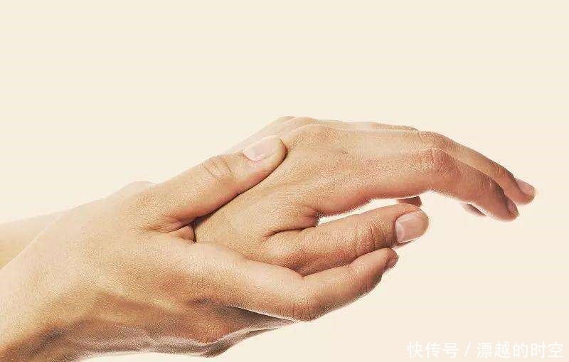 流入|手麻,就是痰湿“流入四肢”!两味药,除四肢痰湿,治手麻肩痛