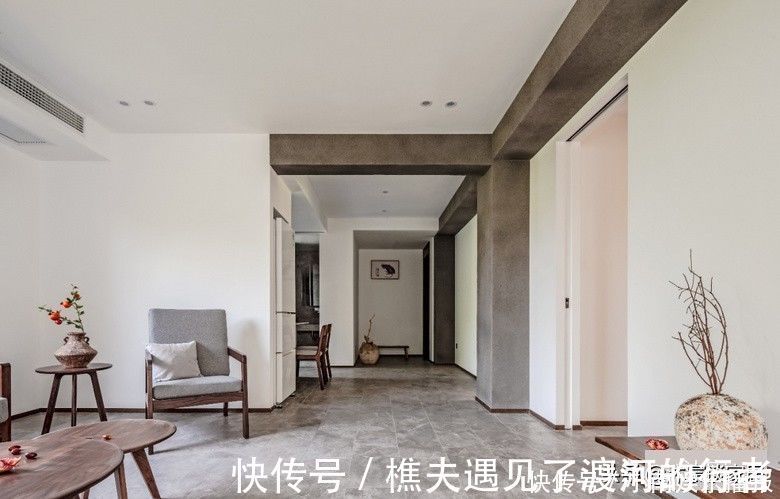 水泥|她把家布置得像个“寺庙”，室内静谧安宁很舒适，让生活回归简单