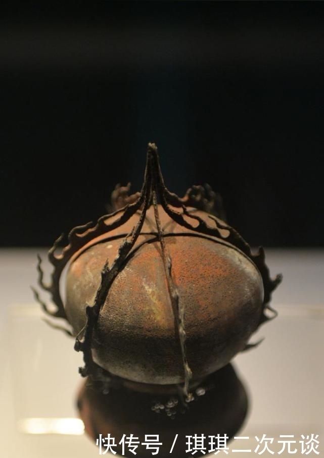 没想到|盗洞直达湘献王主墓室,前脚刚踏入古墓,盗墓贼却大喊:赶紧撤退