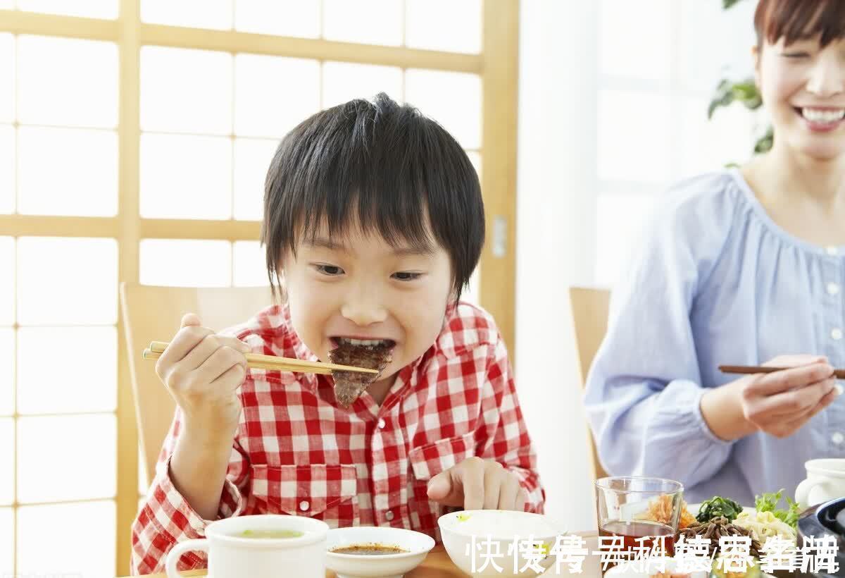 大高个|睡前影响身体“长高”的2件事,家长别让孩子做,妨碍孩子长高个