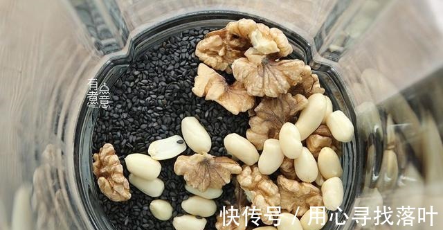 掉发|秋天到了,吃核桃栗子不如吃它,经常掉发多吃点,泡着吃真香啊!