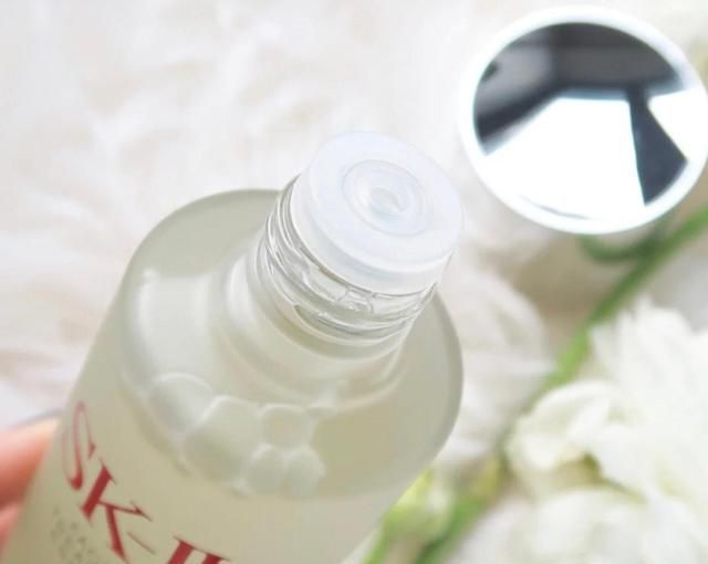 闭口|日系的“四大神水”翻车了?奥尔滨差评多,SKII不值得,黛珂硬撑