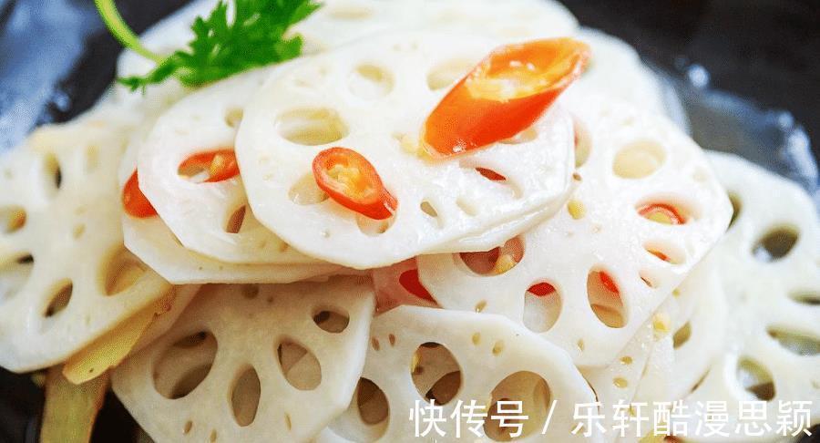 清炒莲藕,在焯水前多做一步,又香又脆不发黑