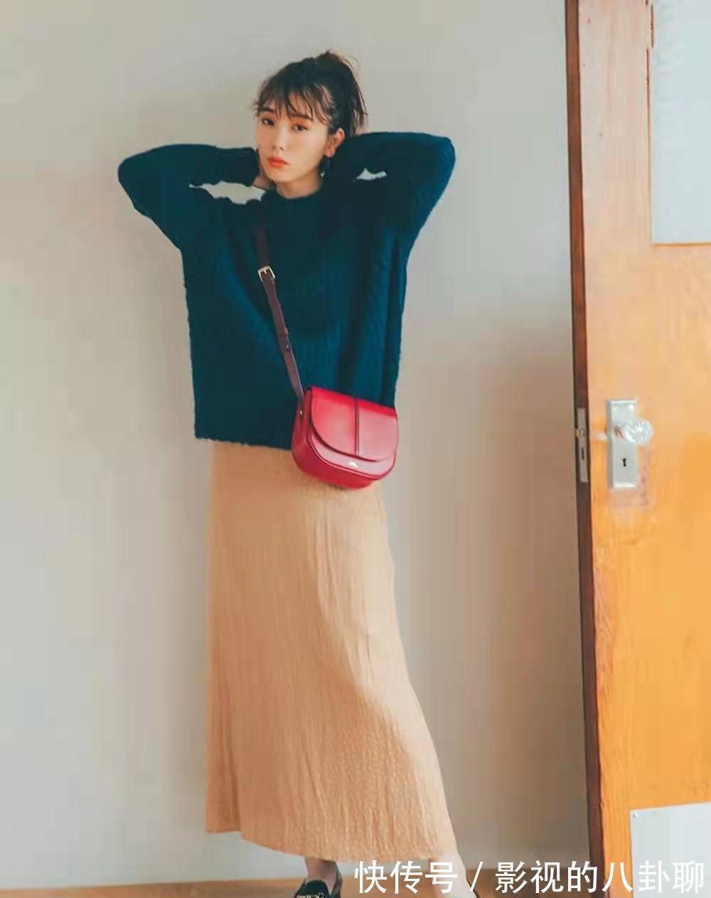 搭配 女人过了45岁,少穿卫衣配小黑裤!学日本杂志这样穿,优雅减龄