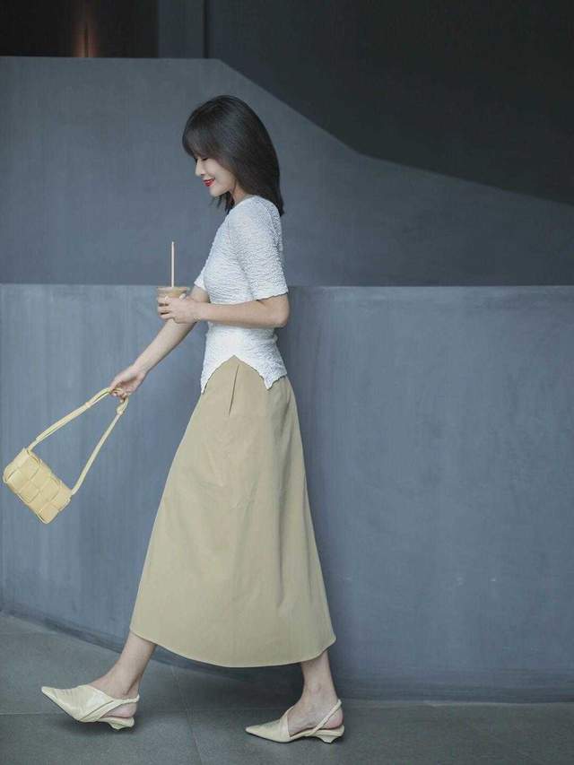 风衣|一看就是高级穿搭,上班通勤的穿搭,风衣搭配牛仔裤气质感满分