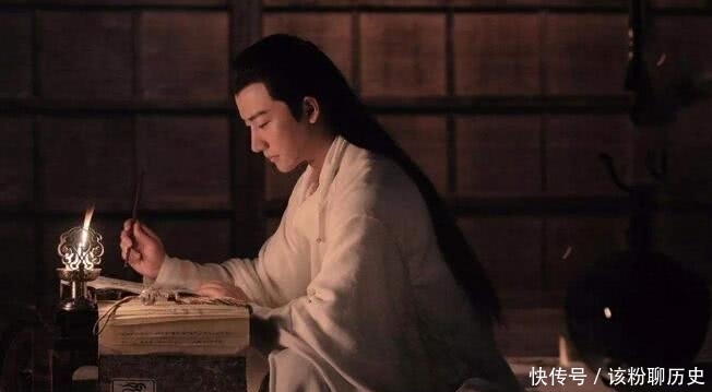 他是古代顶级书法家,擅长用头发蘸墨写字,吴道子曾拜他为师