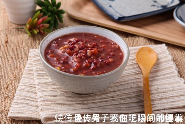 吃法|红豆别再煮粥了,70岁奶奶坚持这一吃法,难怪气色好,越吃越年轻