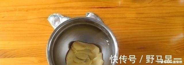面团|一口下去就爆浆的卡士达酥皮泡芙,大气孔不塌陷的秘密都在这