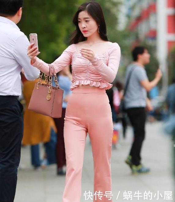 着装 选好适合自己的打底裤,着装就要选择时髦一点的,清凉舒适