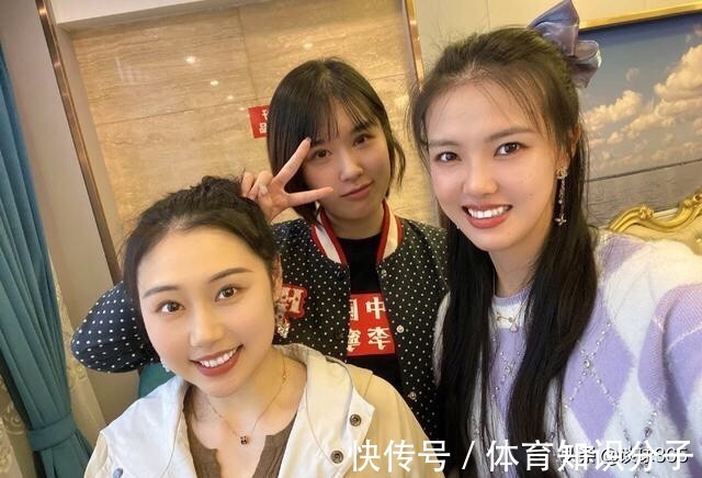 张友生|女排队长张常宁迎26岁生日,全家出镜,颜值超高,一门两代三国手