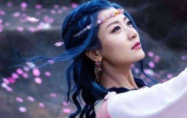 勤杂工|勤杂工看守一漂亮女贼一整夜，反复写4个字再烧掉，后成为宰相